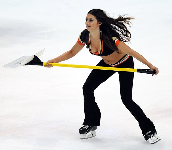 15.ducks-ice-girl.jpg